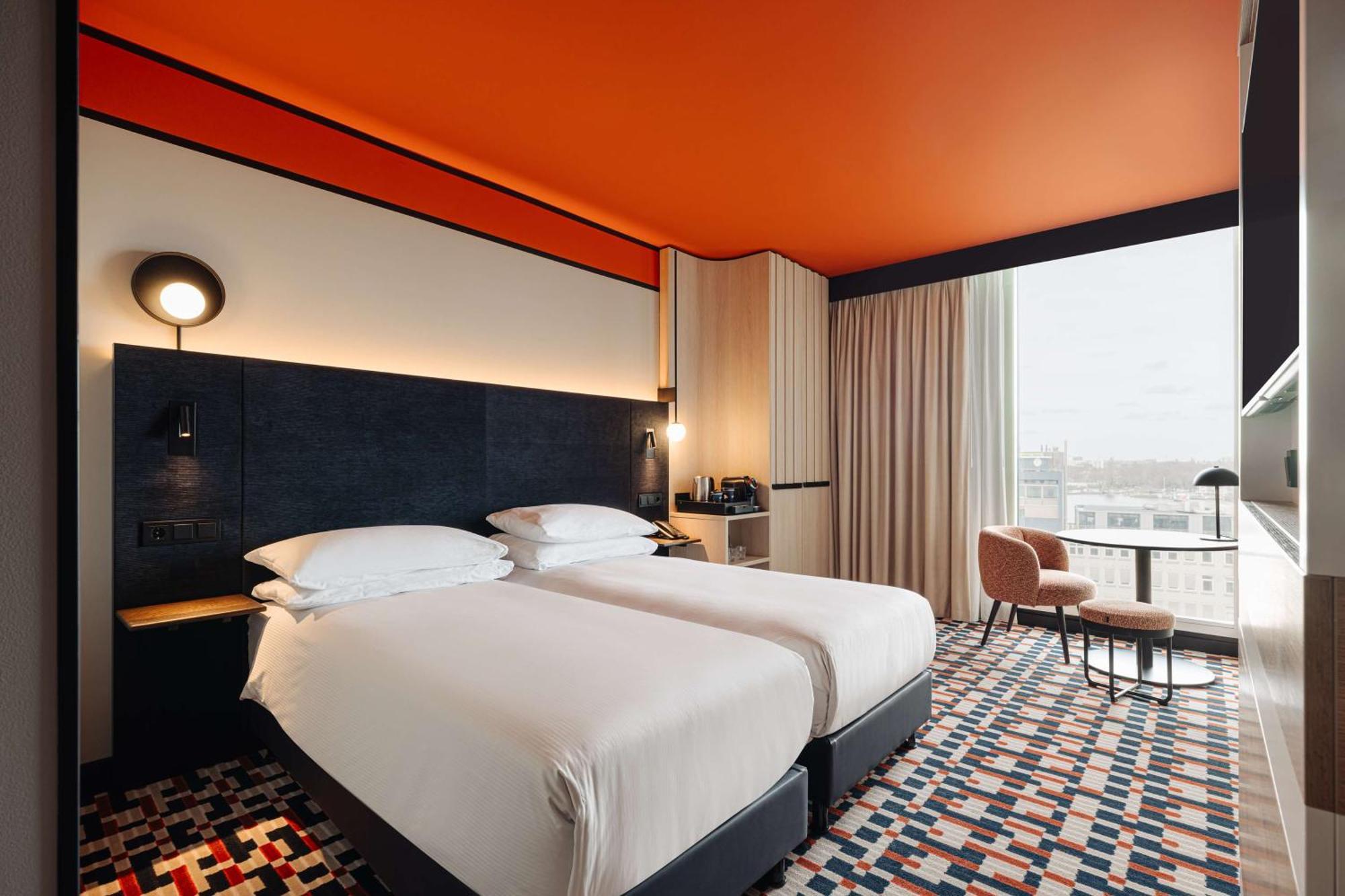 Doubletree By Hilton Amsterdam Centraal Station Hotel Екстериор снимка