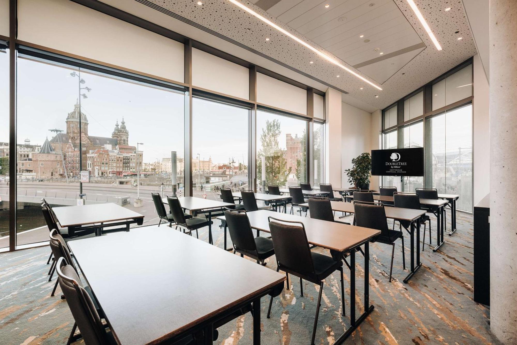 Doubletree By Hilton Amsterdam Centraal Station Hotel Екстериор снимка