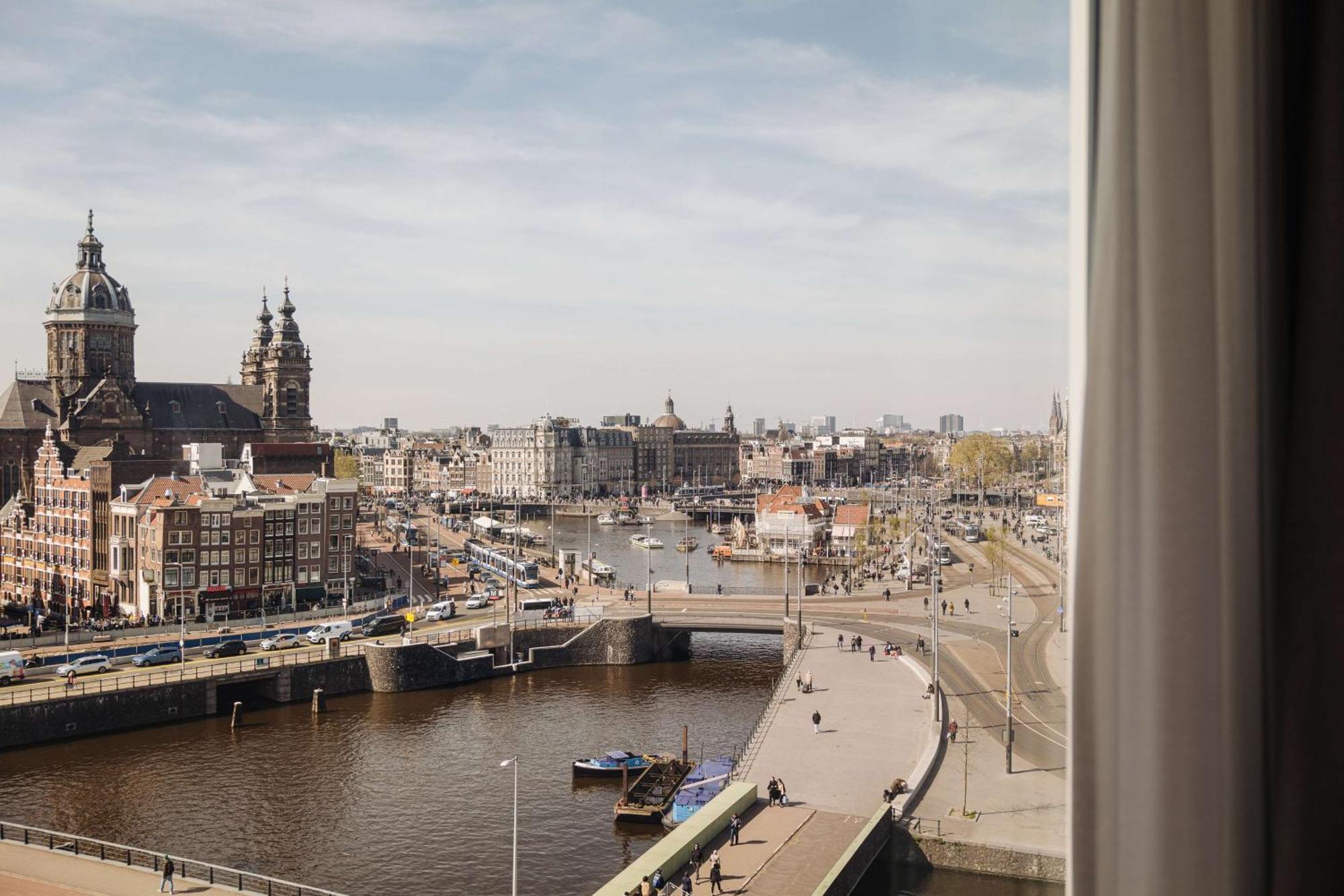 Doubletree By Hilton Amsterdam Centraal Station Hotel Екстериор снимка